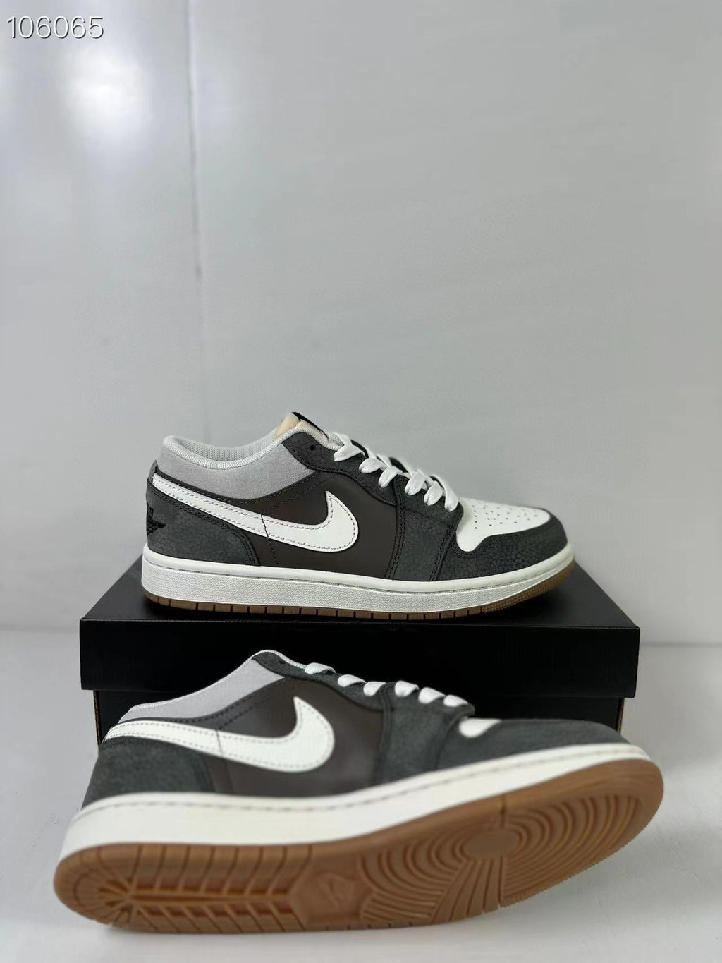Air Jordan 1 Low SE Gray White FD0399-004 - product image from the listing.