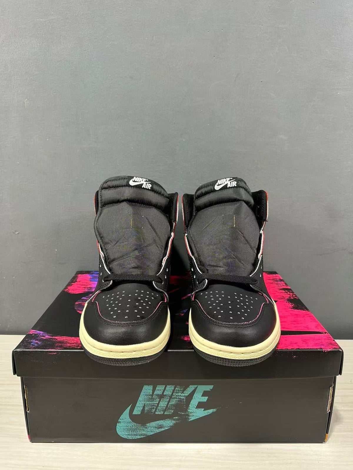 Air Jordan 1 High OG Black Muslin DZ5485-002 - product image from the listing.