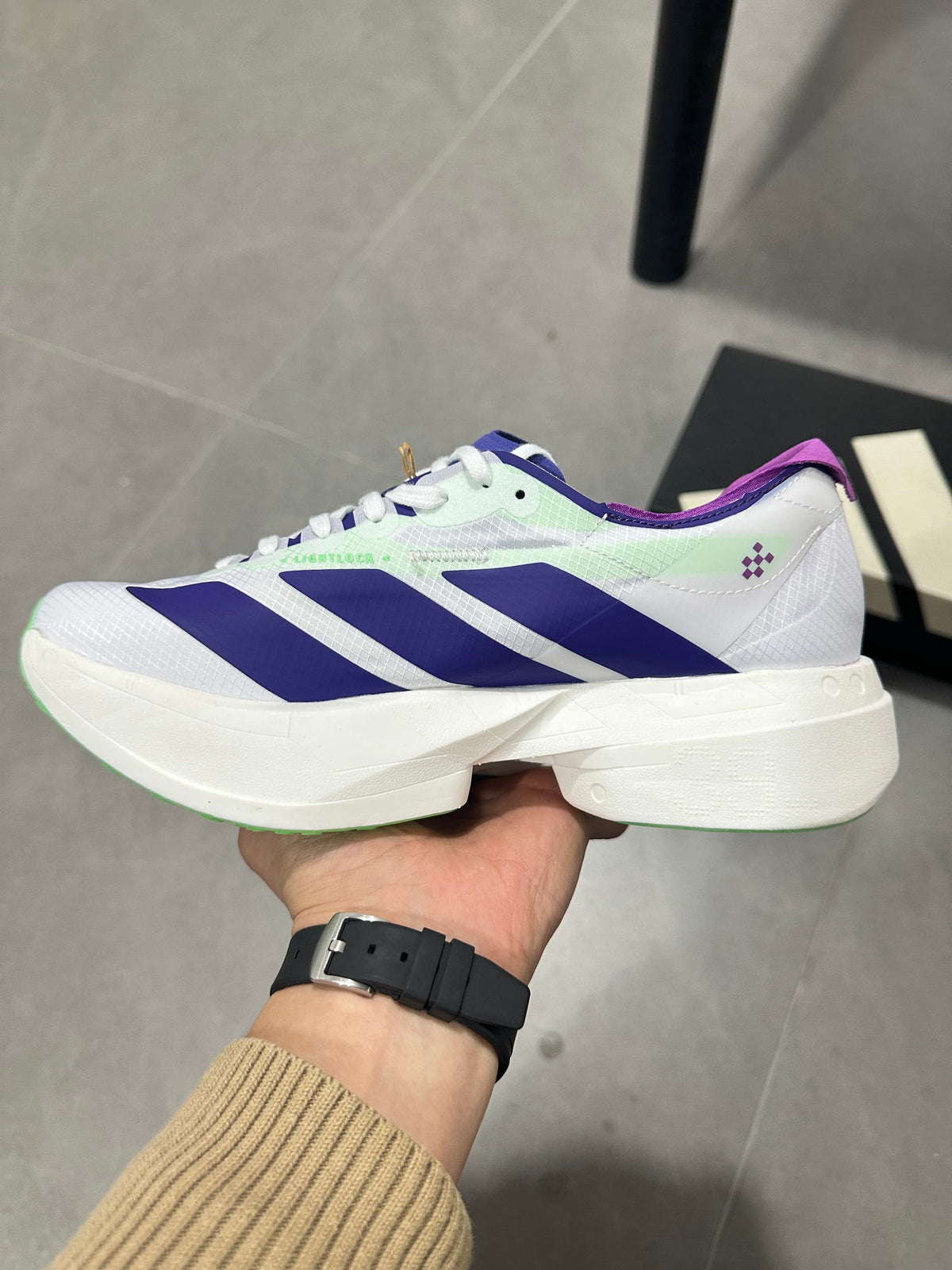 Nike ZoomX Invincible Run 3 in White Purple JR1656 - product image from the listing.