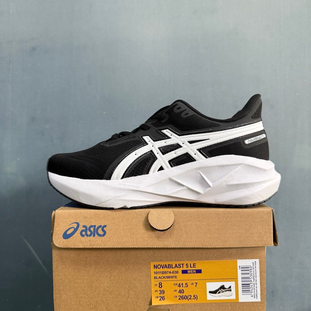 ASICS NOVABLAST 5 LE Running Shoes in Black and White - product image from the listing.
