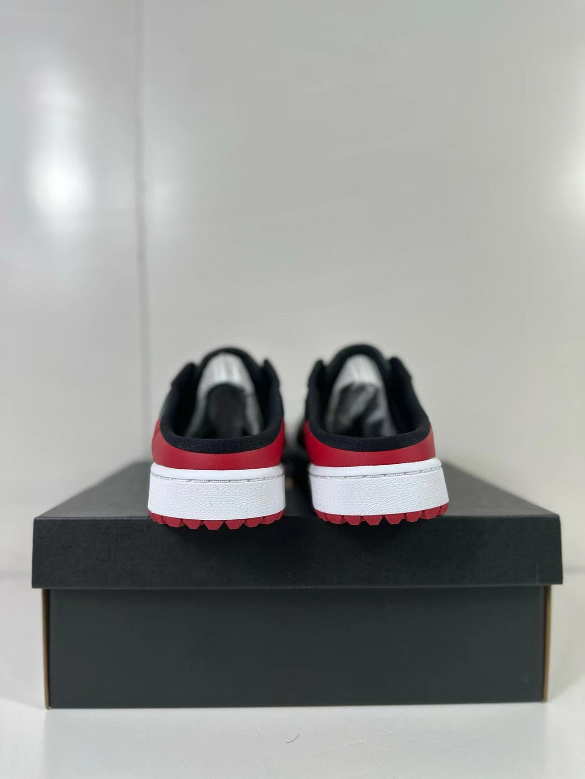 Air Jordan 1 Mule Bred Black Red FJ1214-001 - product image from the listing.