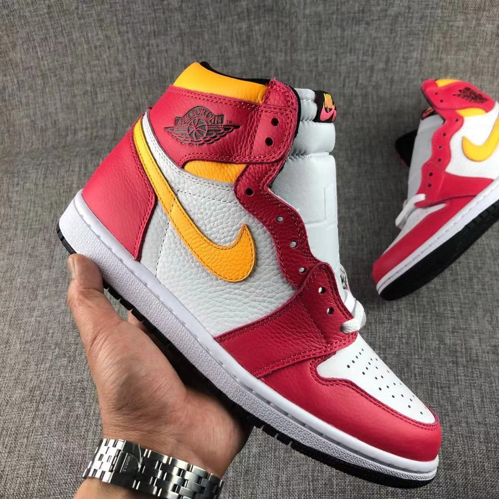 Air Jordan 1 High OG Light Fusion Red Sneakers 555088-603 - product image from the listing.