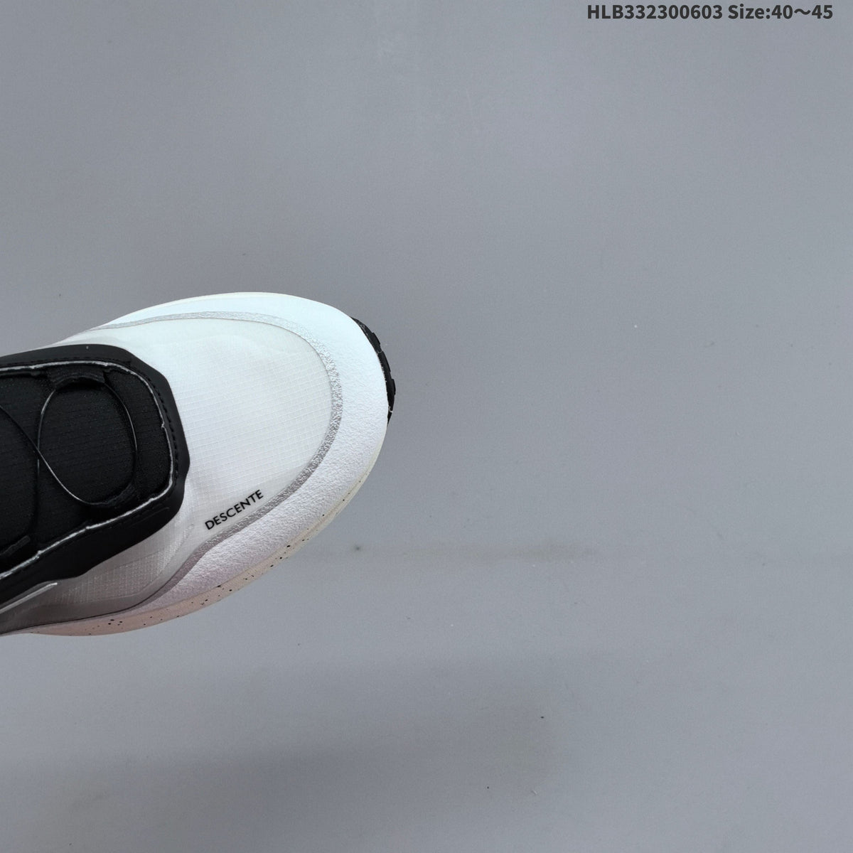 DESCENTE LAVITATE 3.0 WIRE GTX Low-Cut Sneakers - product image from the listing.