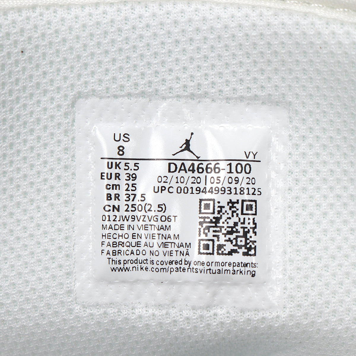 Jordan 1 Mid SE Paris Sneakers in Blue DA4666-100 - product image from the listing.