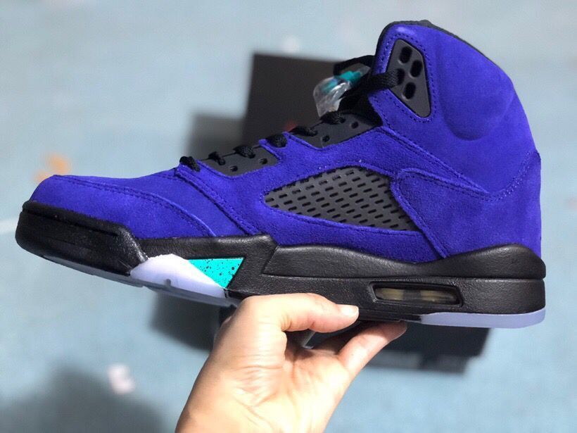 Jordan 5 Retro Sneakers in Purple Black - product image from the listing.