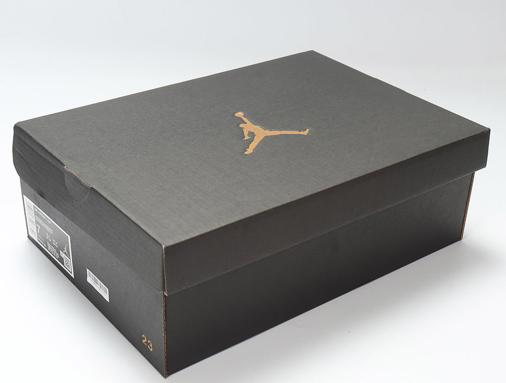 Jordan 1 Low Sneakers in White and Green 553558-301 - product image from the listing.