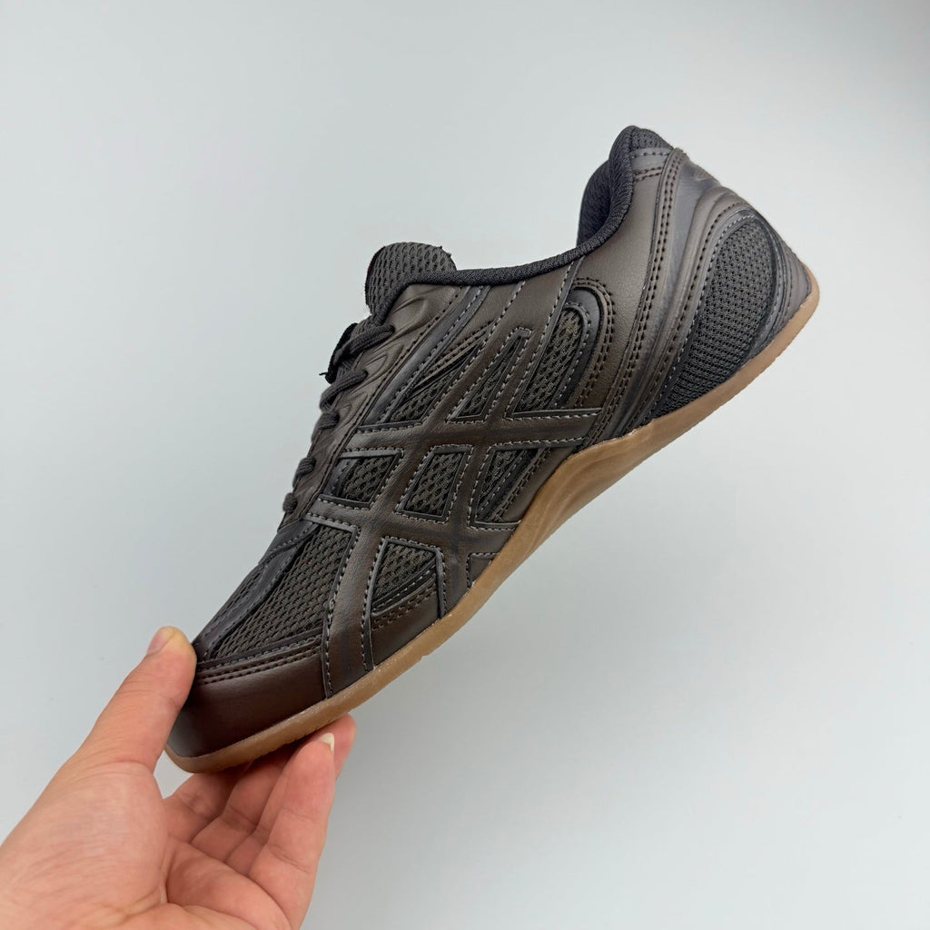 ASICS GEL-PHALAI Z Brown Running-Inspired Trainers 1203B126-200 - product image from the listing.