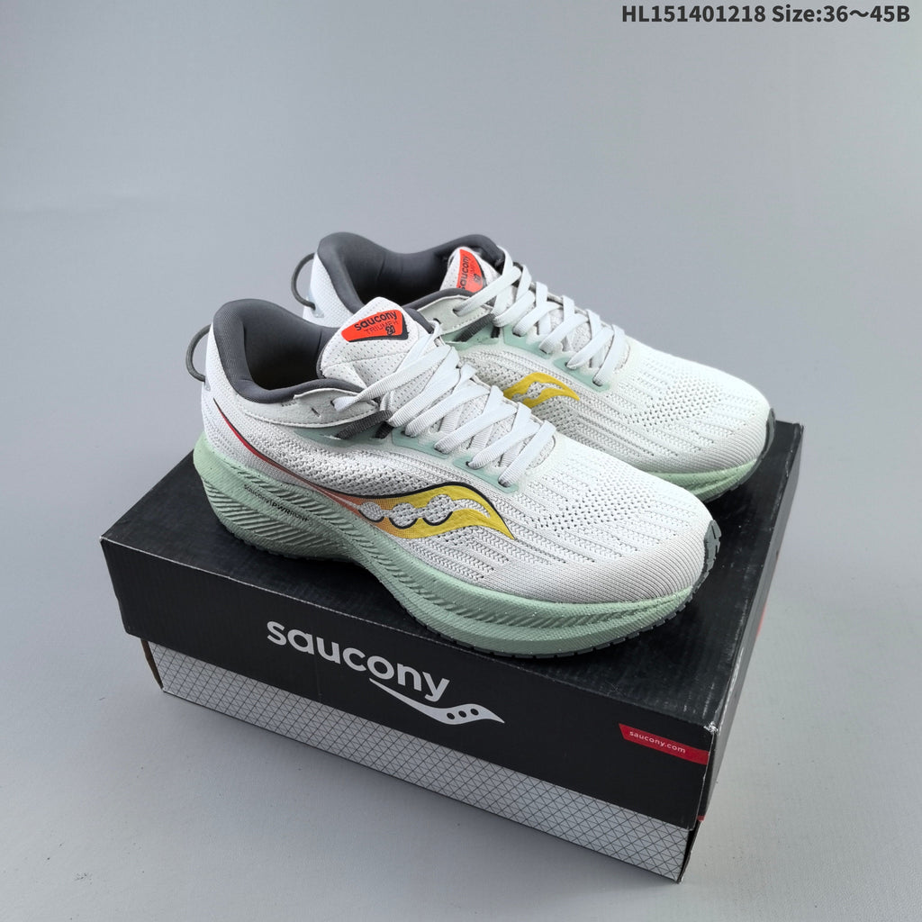 Saucony Triumph 21 Shoes for Running - product image from the listing.