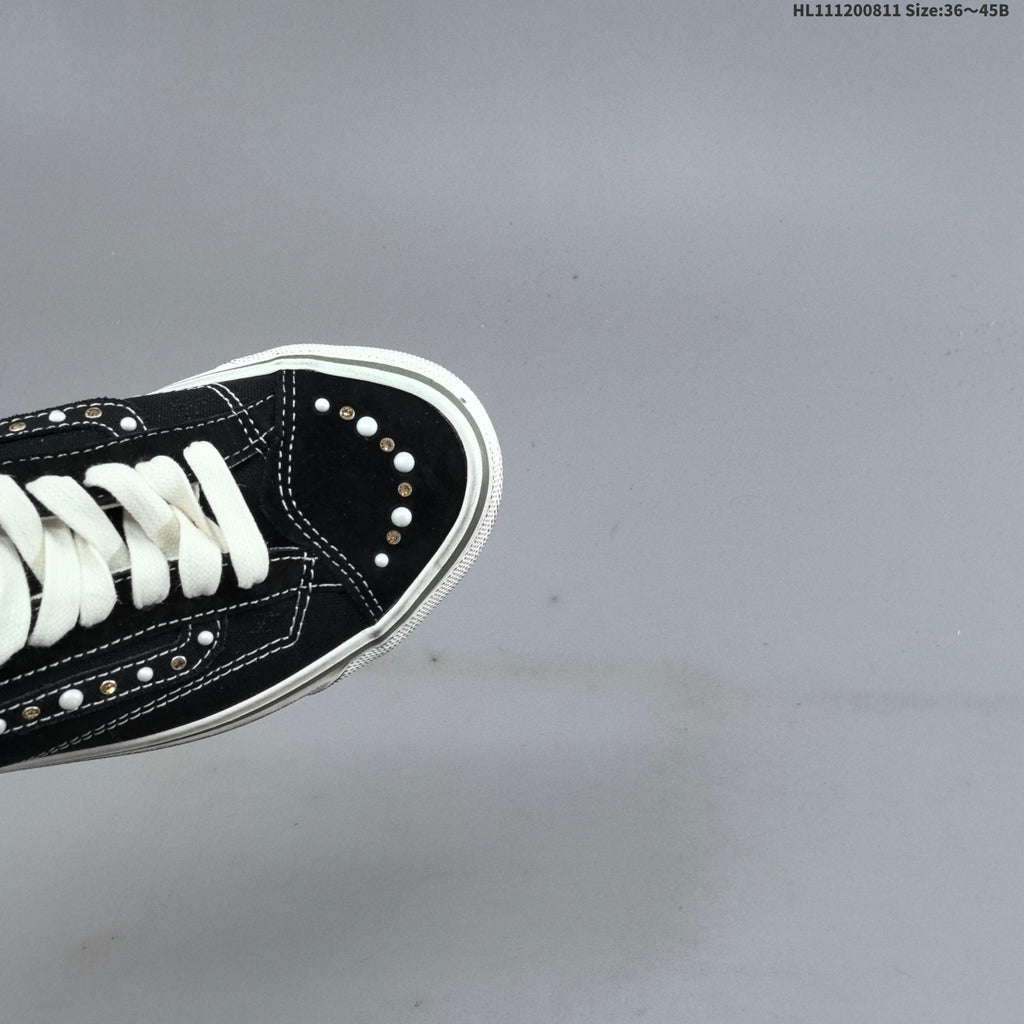 Vans Old Skool Platform Low-Top Sneakers, in Black and White - product image from the listing.