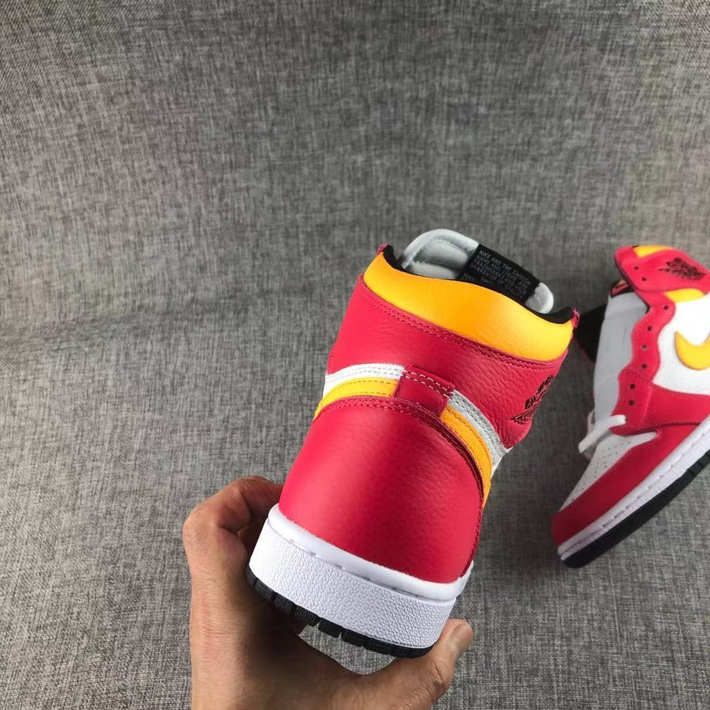 Air Jordan 1 High OG Light Fusion Red Sneakers 555088-603 - product image from the listing.