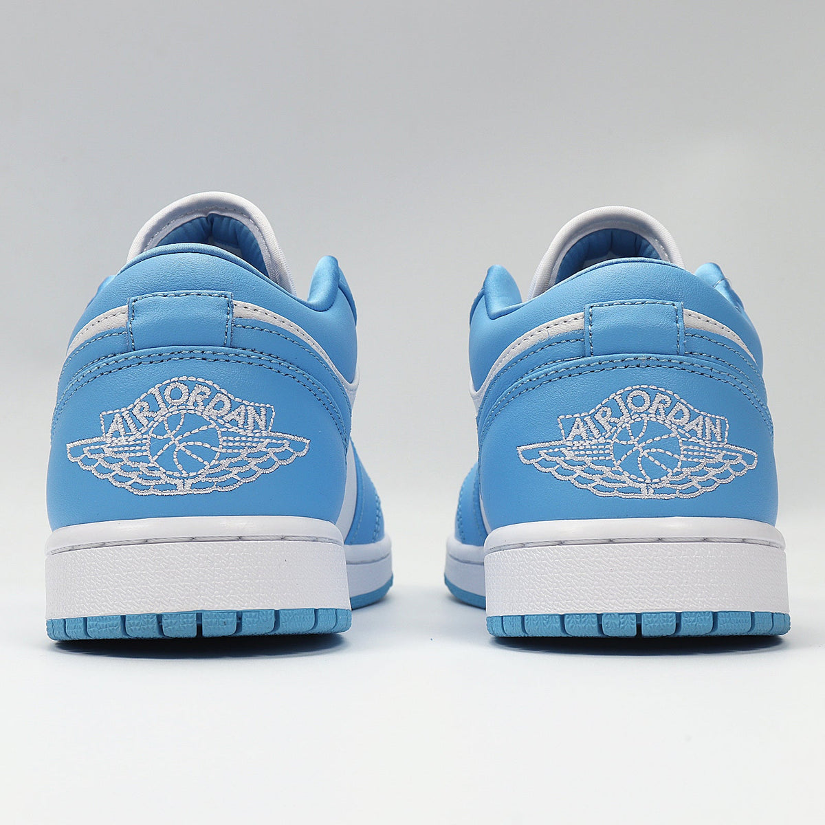 Nike Dunk Low North Carolina Sneakers in Blue AO9944-441 - product image from the listing.