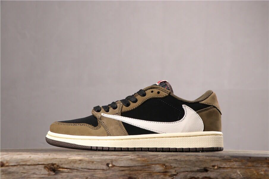 Dark Mocha Travis Scott Sneakers - Jordan 1 Low - product image from the listing.