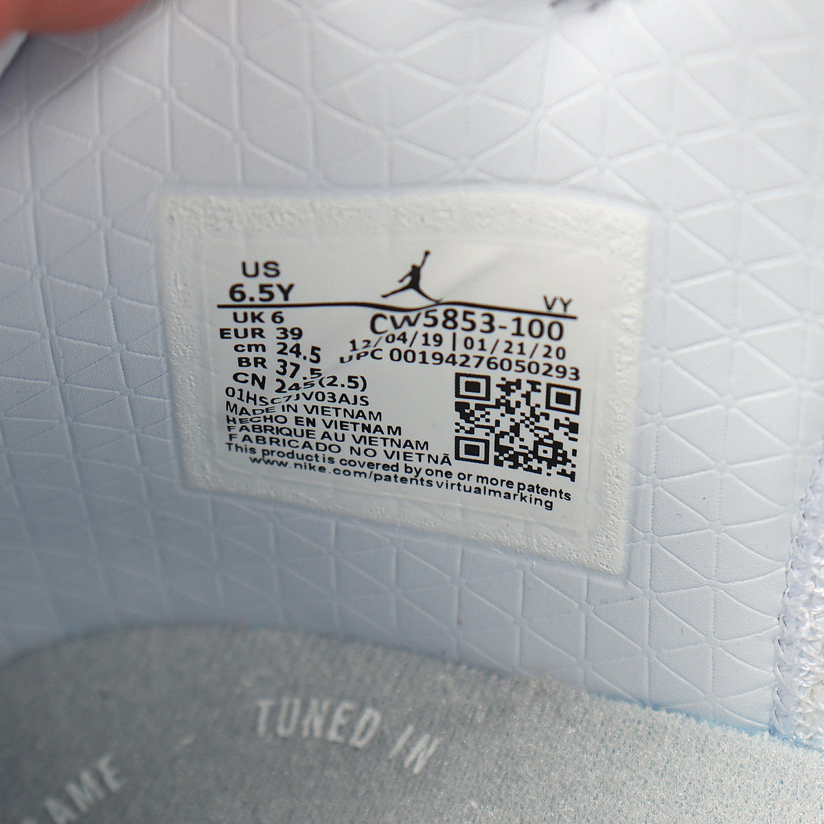 "Matcha Duck" Nike Dunk High Sneakers CW5853-100 - product image from the listing.