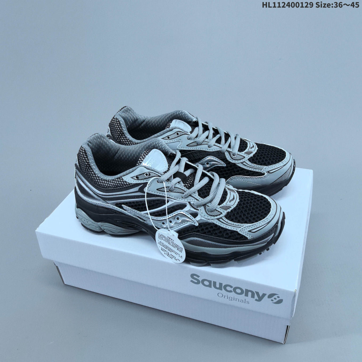 Saucony ProGrid Omni 9 Retro Sneakers for Running - product image from the listing.