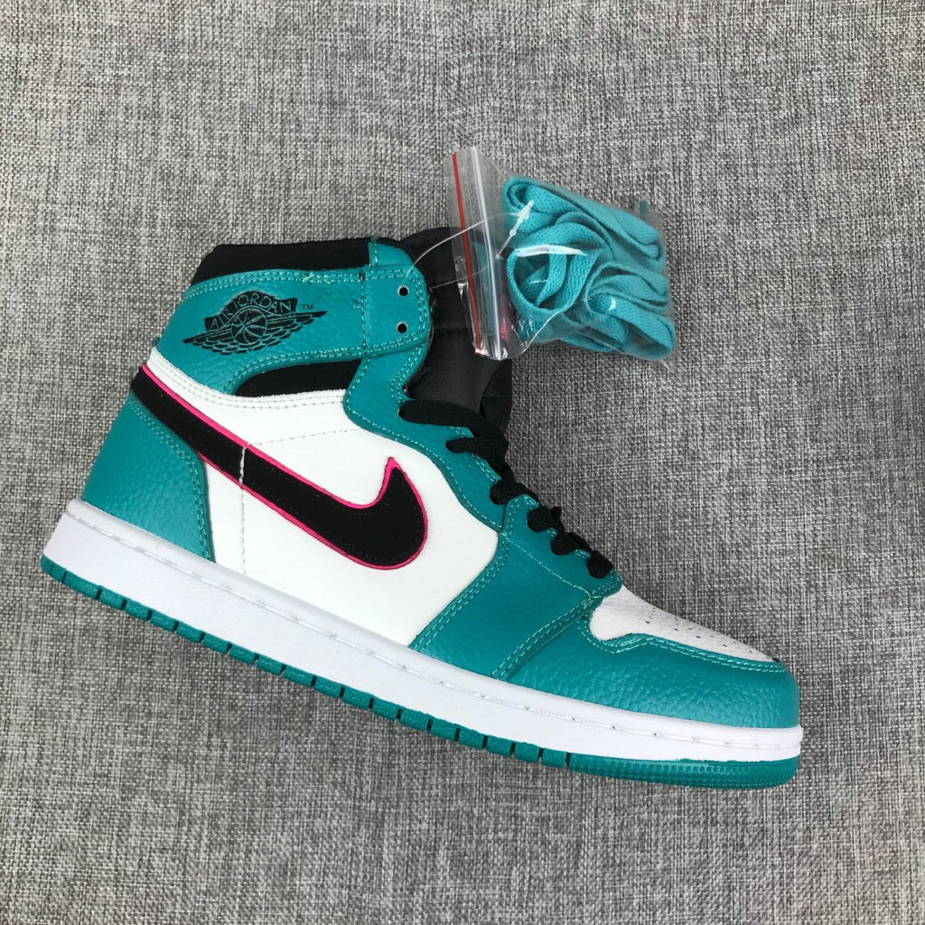 South Coast Toes Sneakers - Air Jordan 1 Retro High OG - product image from the listing.