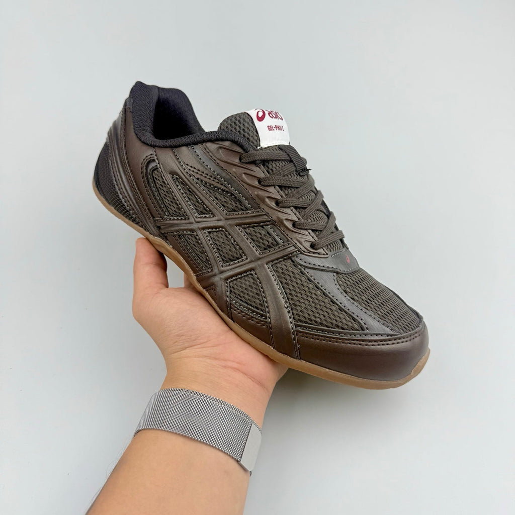 ASICS GEL-PHALAI Z Brown Running-Inspired Trainers 1203B126-200 - product image from the listing.