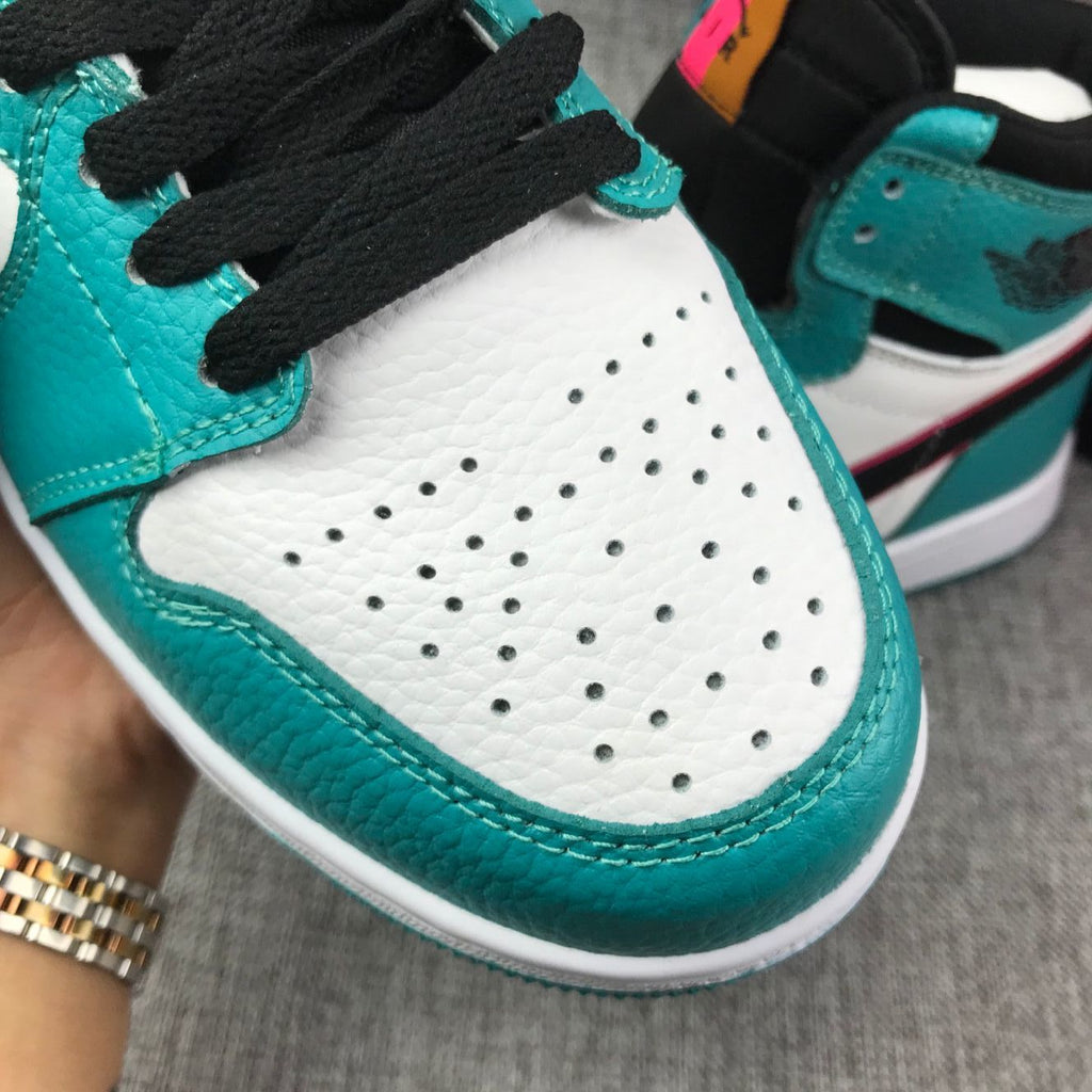 South Coast Toes Sneakers - Air Jordan 1 Retro High OG - product image from the listing.