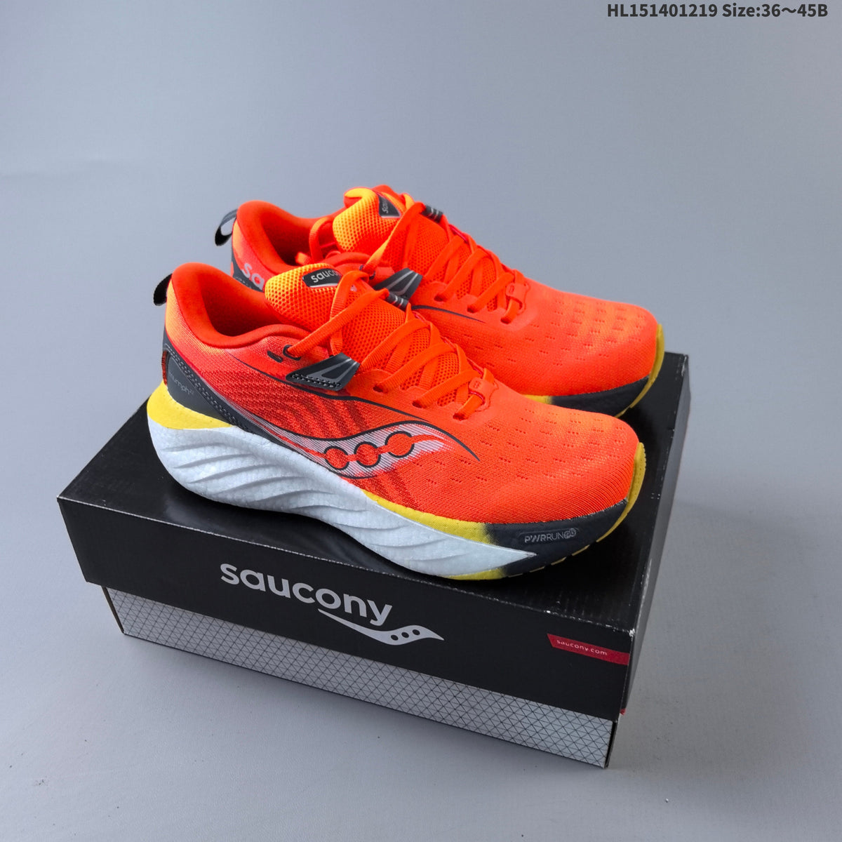 Saucony Triumph 22 Shoes for Running - product image from the listing.