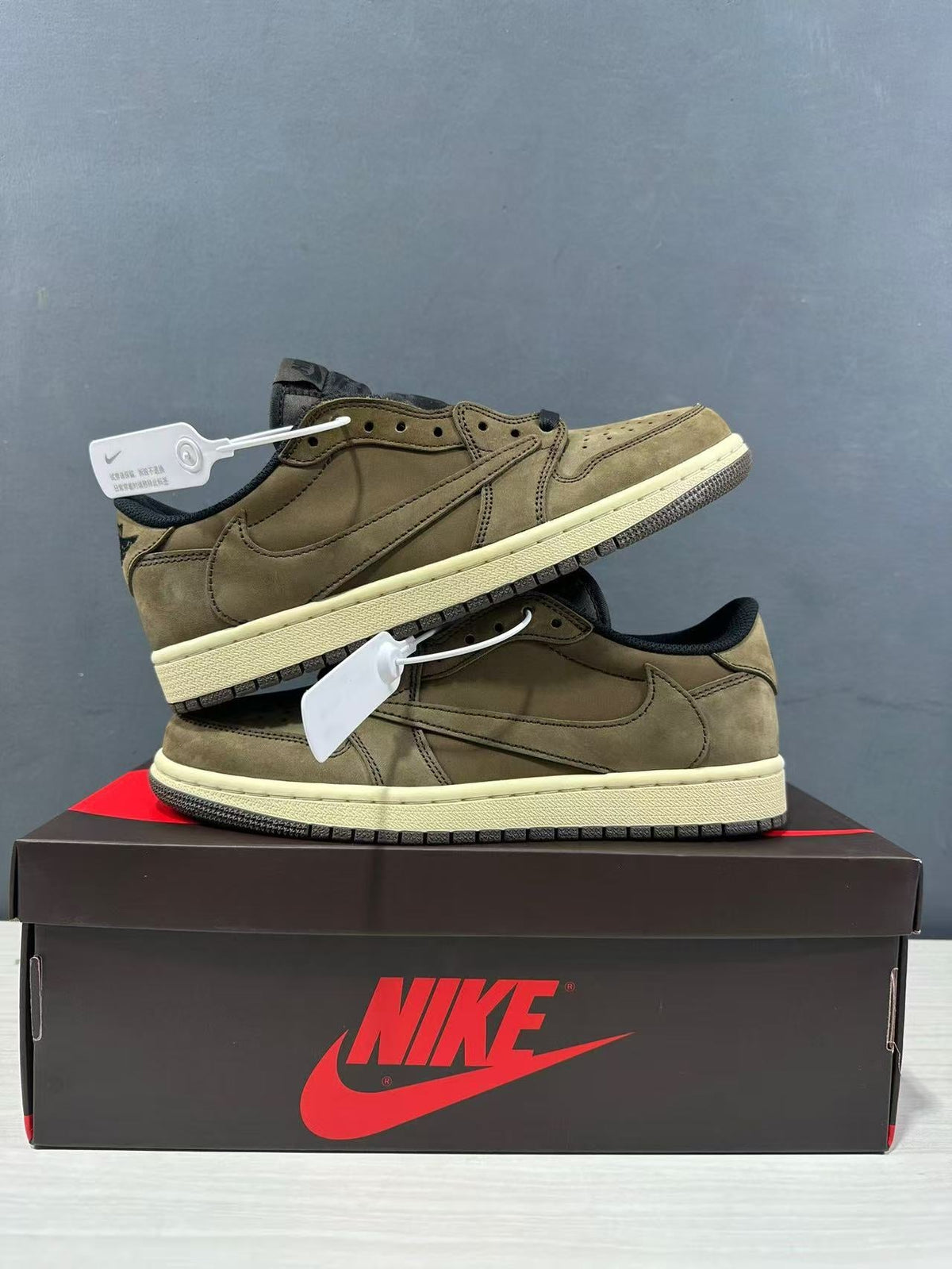 Nike Air Jordan 1 Low OG SP in Olive DM7866-203 - product image from the listing.