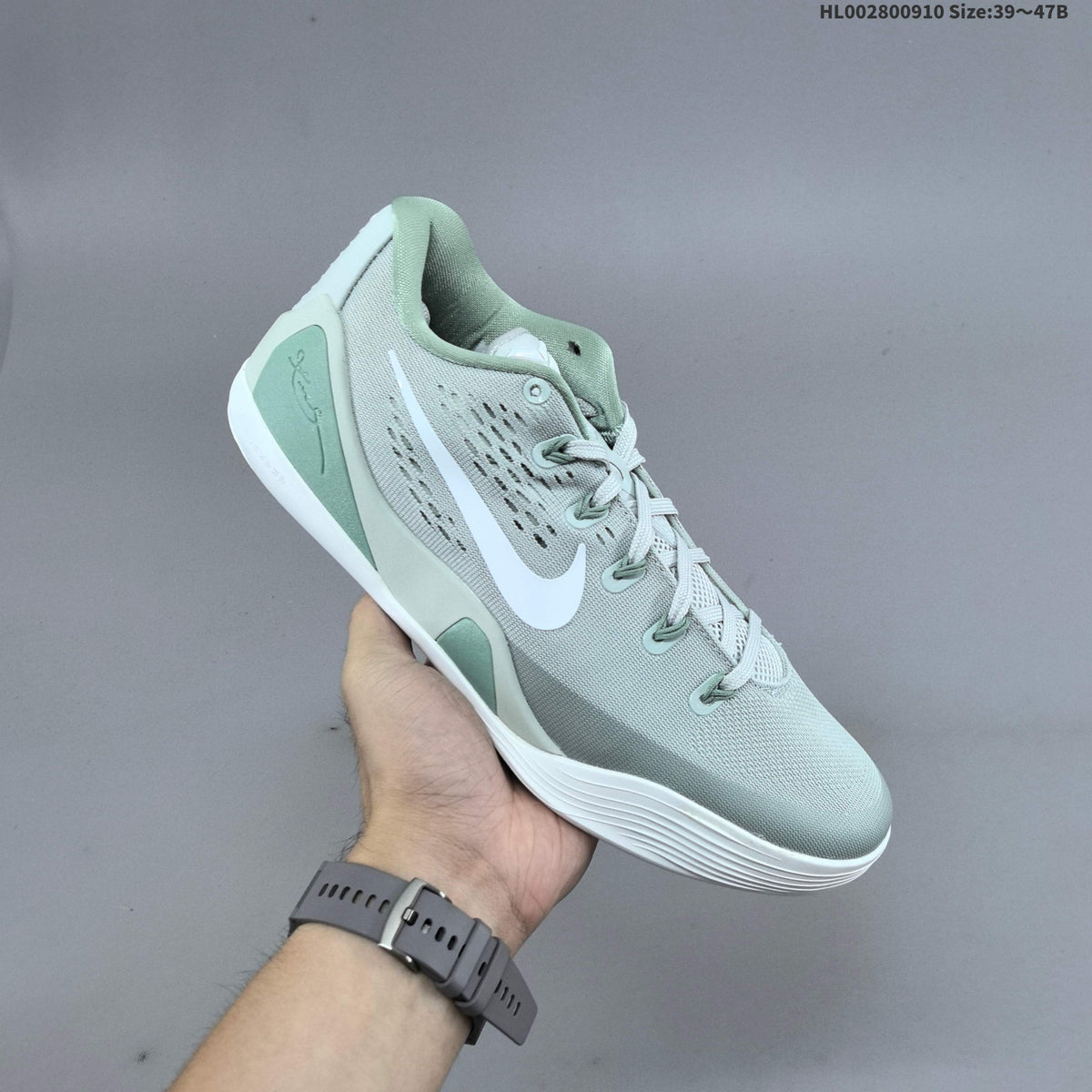 "Steam" Nike Kobe 9 Elite Low EM Basketball Shoes - product image from the listing.