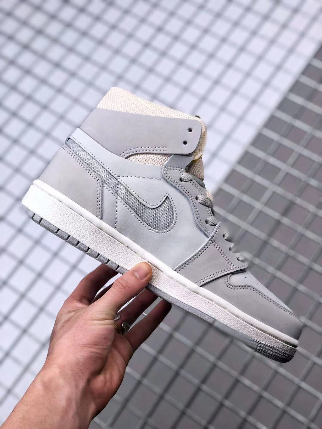 Air Jordan 1 Zoom Comfort London Sneakers Grey DH4268-001 - product image from the listing.