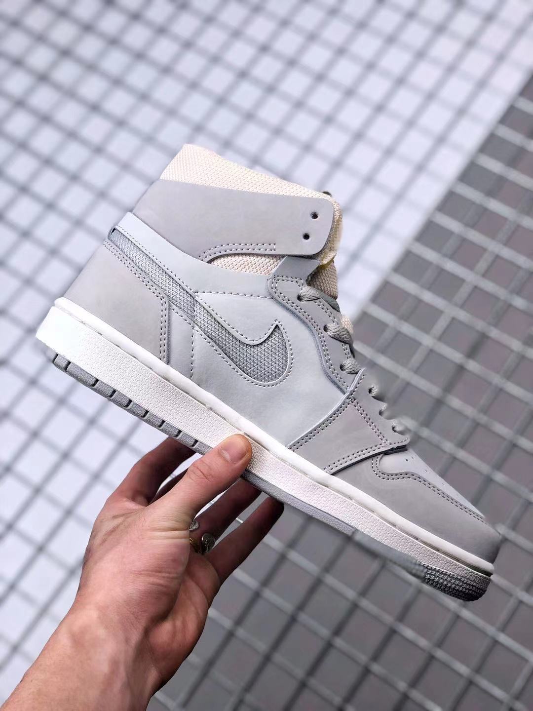 Air Jordan 1 Zoom Comfort London Sneakers Grey DH4268-001 - product image from the listing.