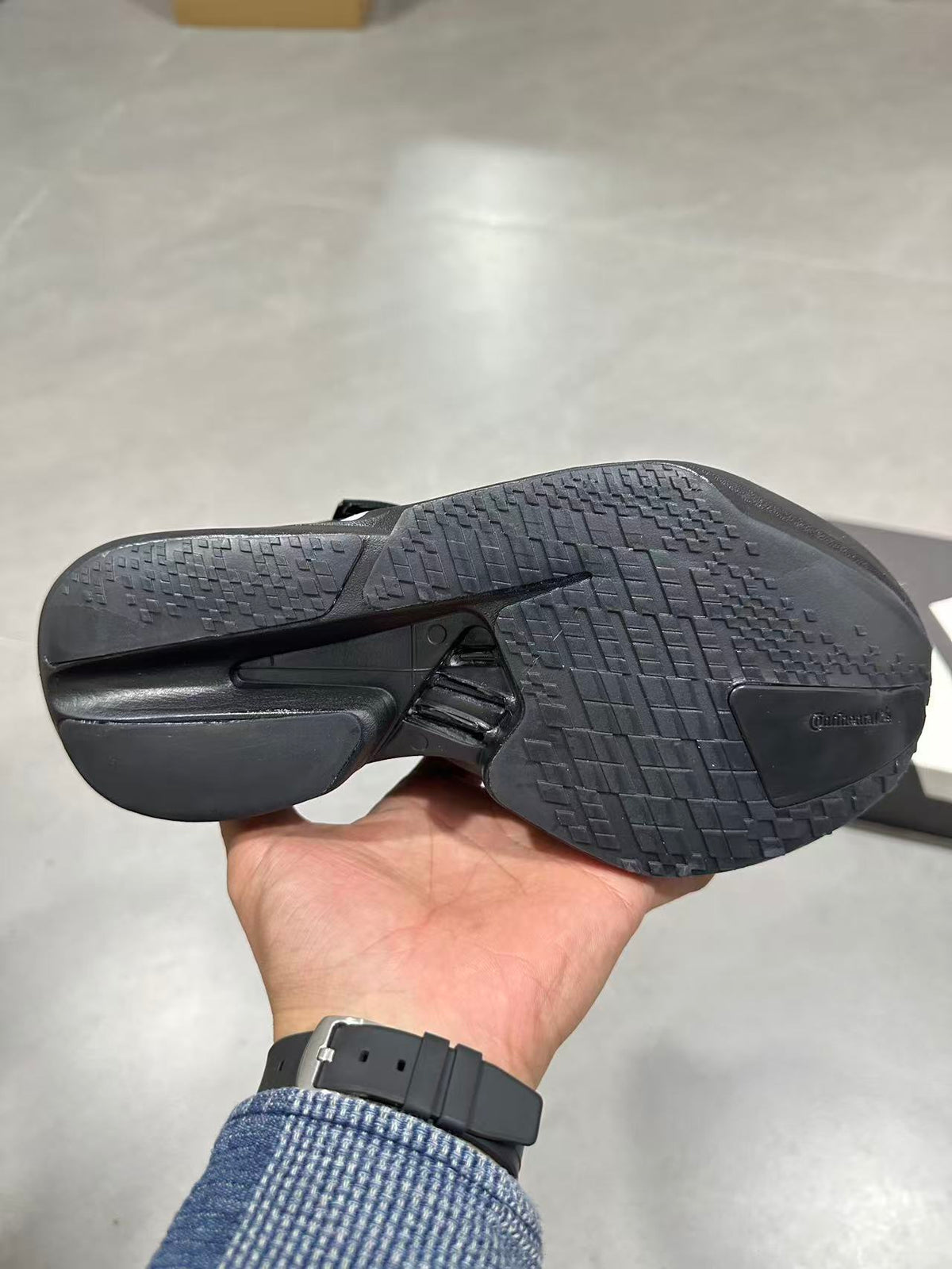 Nike Y-3 Lightlock Pro 4 Running Shoes in Dark Gray - product image from the listing.