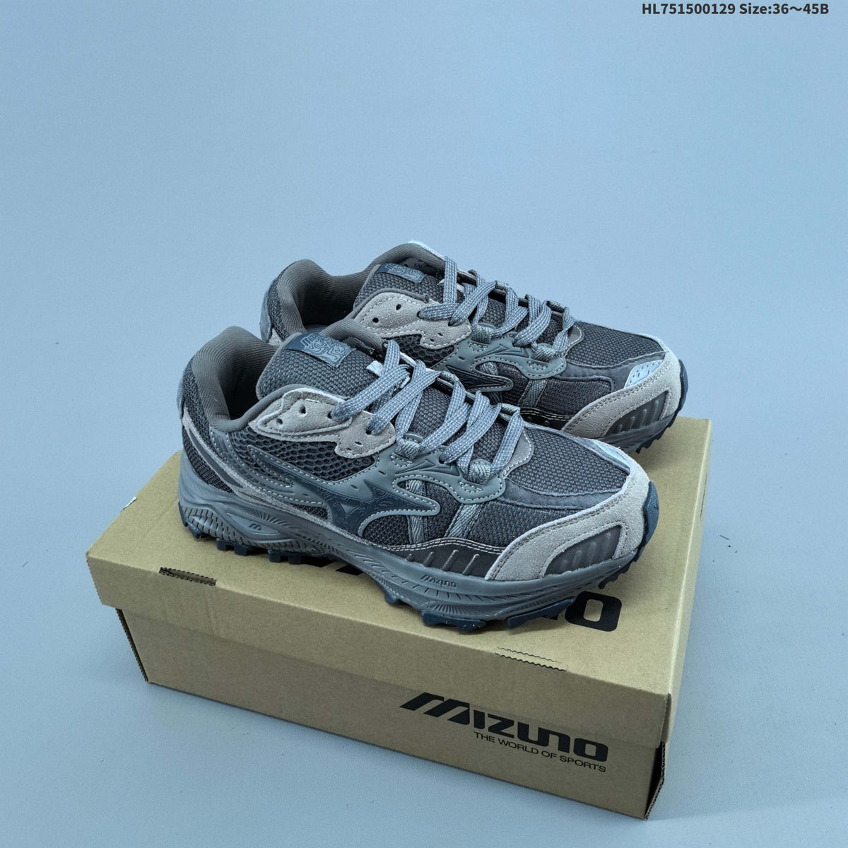 Mizuno Sportstyle Retro Sneakers for Running HL751500129 - product image from the listing.