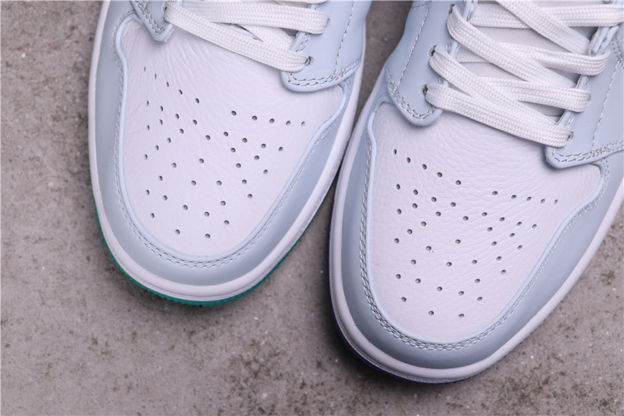 Nike Hoops Sneakers - Air Jordan 1 Mid SE CW5853-100 - product image from the listing.