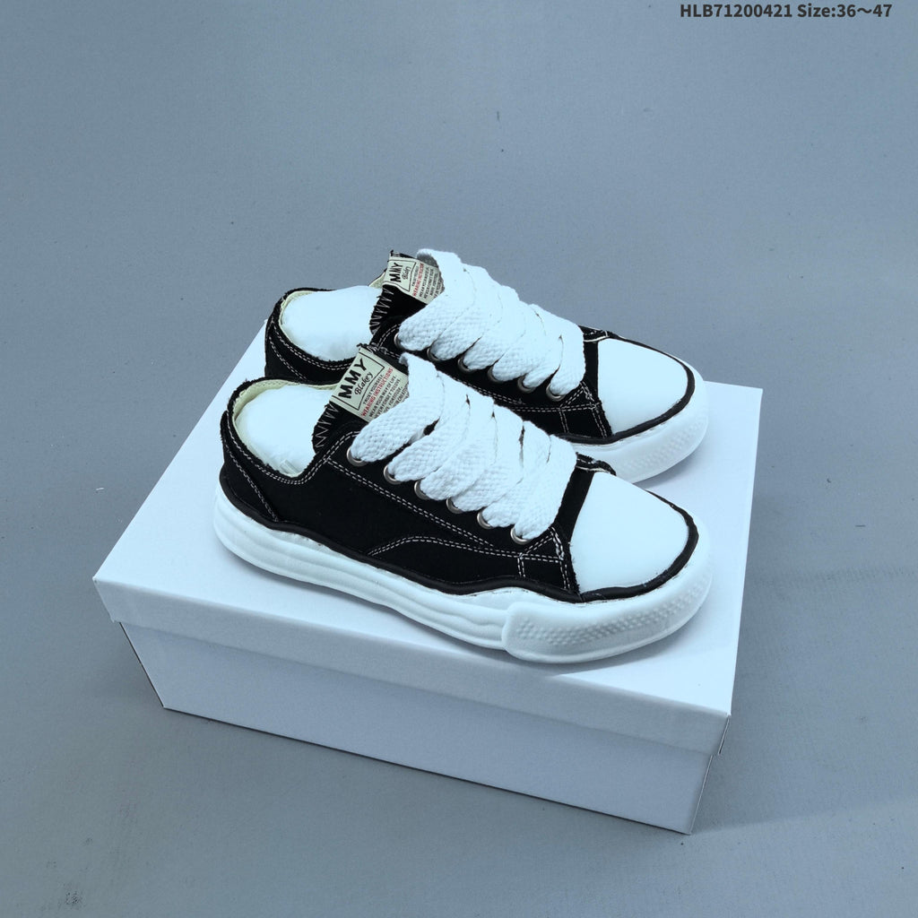 Maison MIHARA YASUHIRO Original Sole Canvas Low Trainers - product image from the listing.