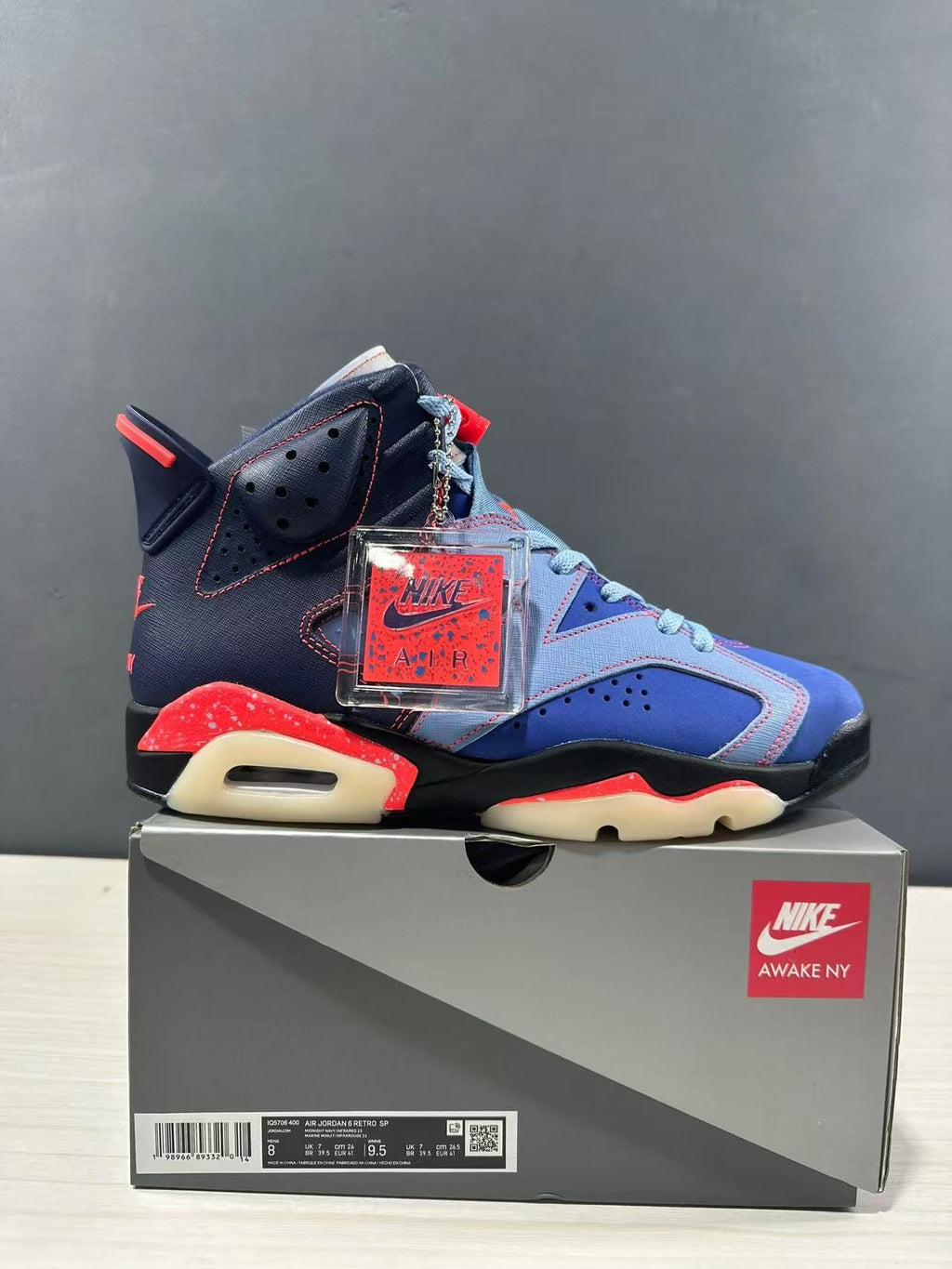 Jordan 6 Retro High-Top Sneakers in Blue IQ5706-400 - product image from the listing.