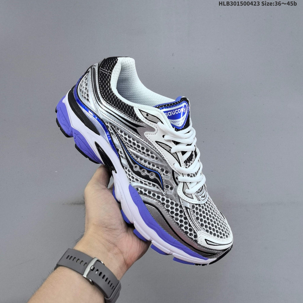 Saucony ProGrid Omni 9 Retro Sneakers for Running - product image from the listing.