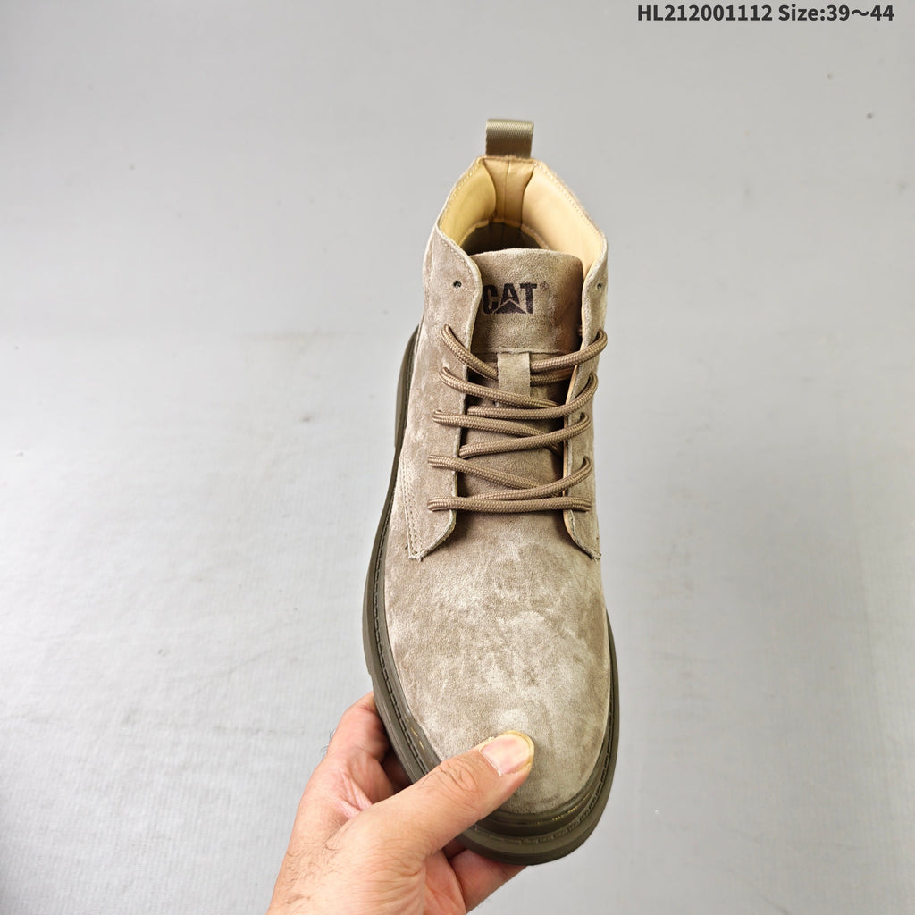 Footwear Beige Lace-Up Chukka Boots by CAT - product image from the listing.