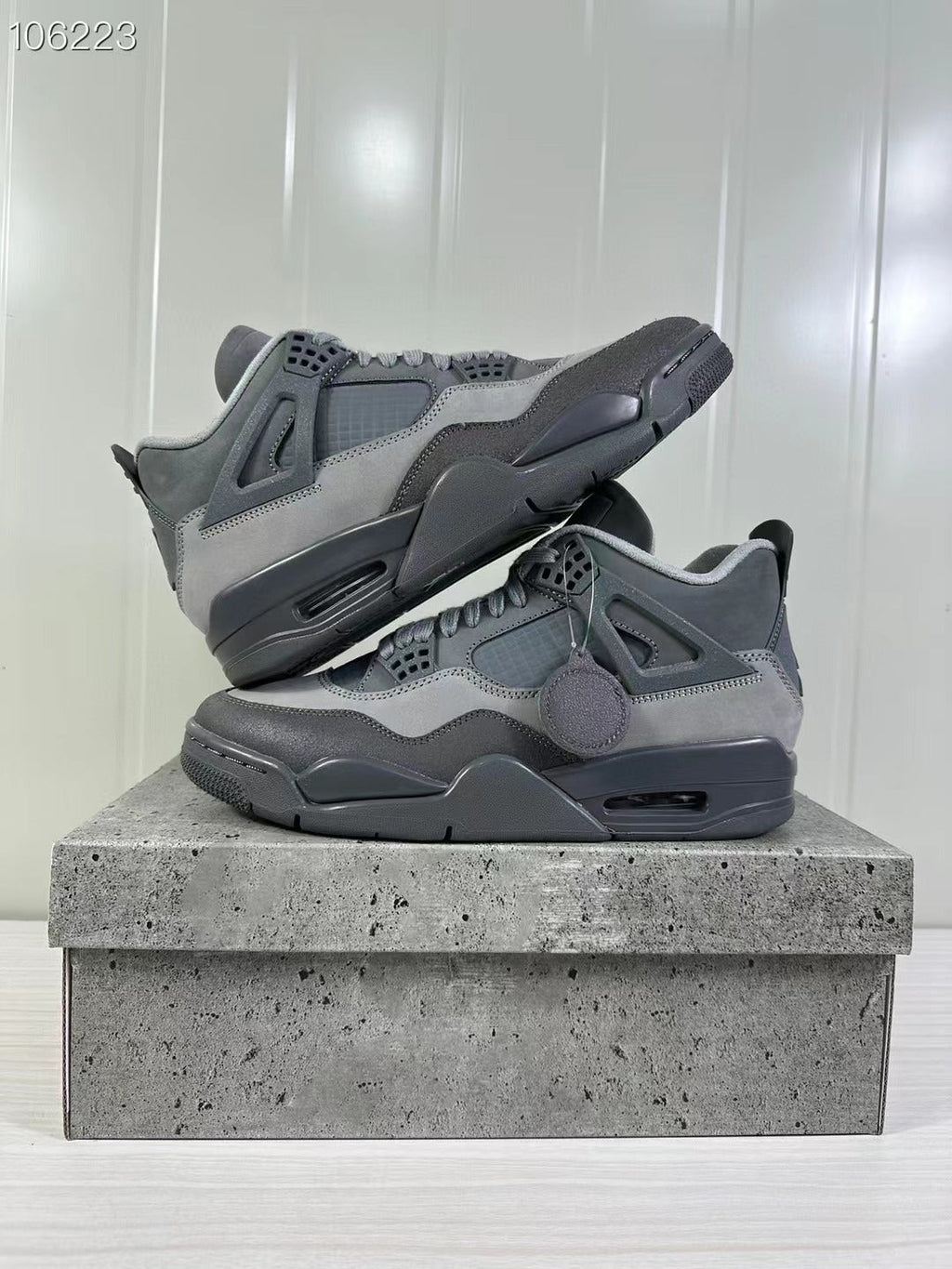 Air Jordan 4 Retro SE Paris Olympics Grey FQ7928-001 - product image from the listing.