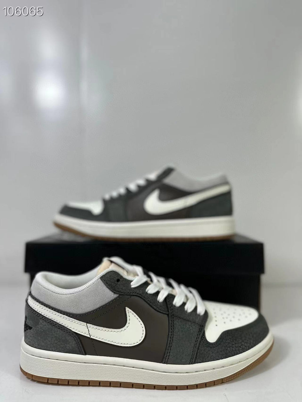 Air Jordan 1 Low SE Gray White FD0399-004 - product image from the listing.