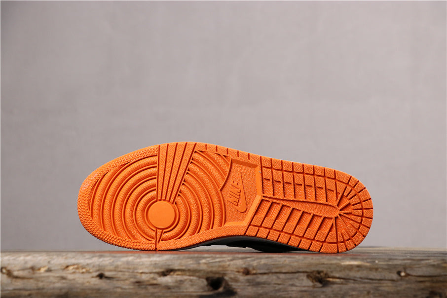 Shattered Backboard Sneakers - Air Jordan 1 Low 553558-128 - product image from the listing.