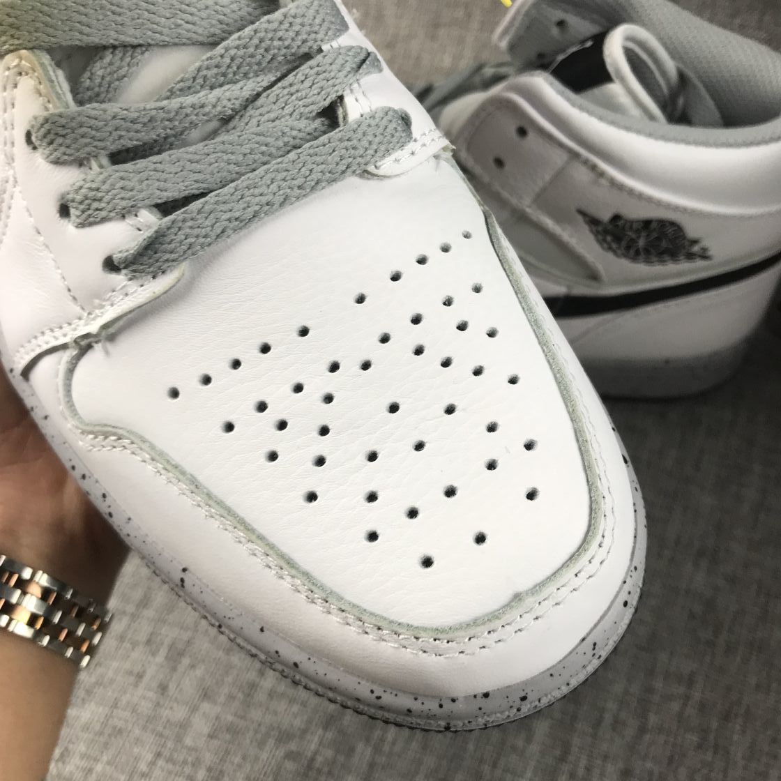 White Grey Dot Sneakers - Air Jordan 1 Retro High OG - product image from the listing.