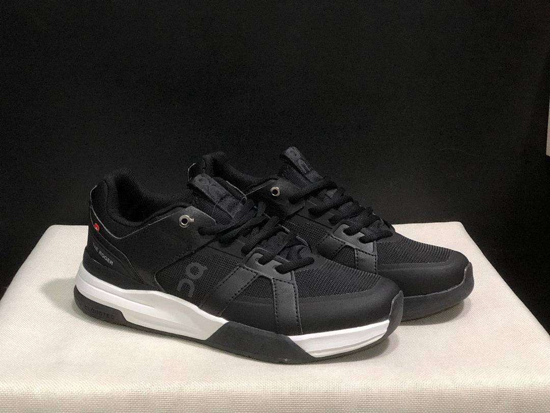 On The Roger Clubhouse Pro Sneakers in Black and White - product image from the listing.
