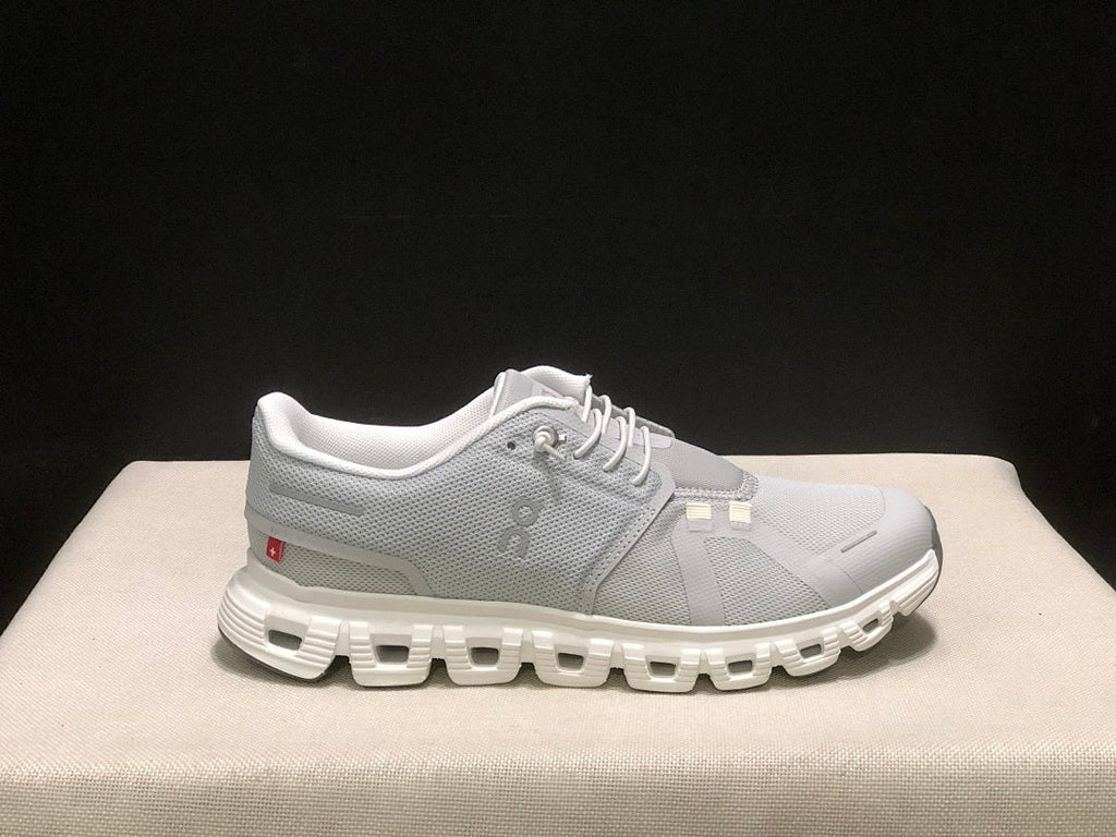 On Cloud 6 Sneakers in Gray and White - product image from the listing.