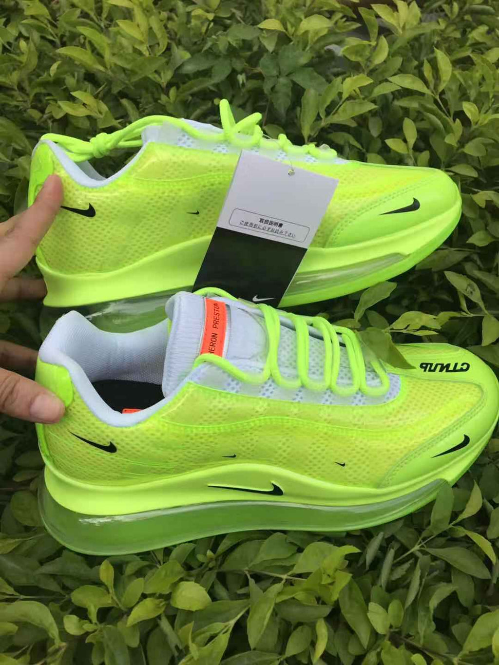 Nike Air Max 720 Neon Sneakers in Green - product image from the listing.