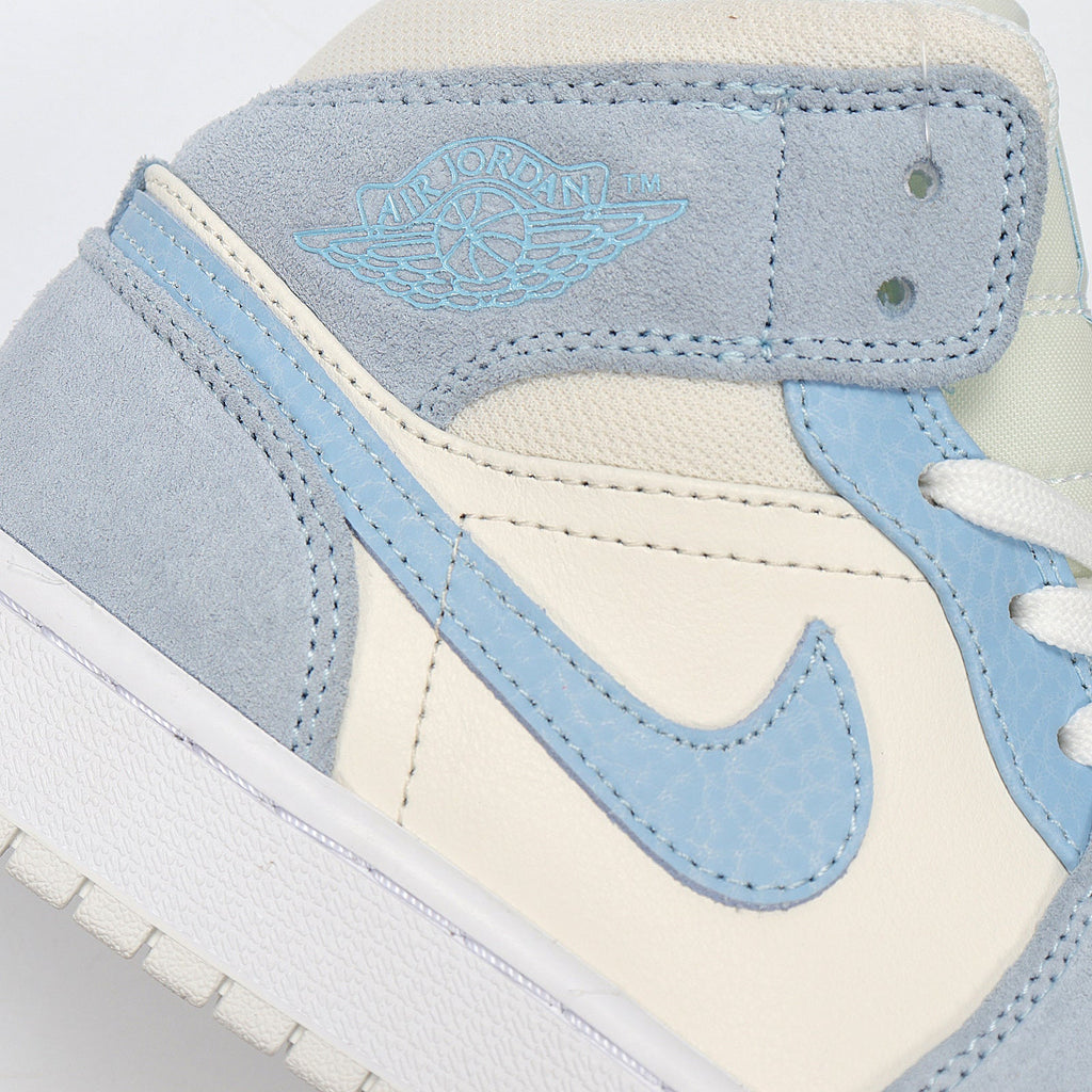 Jordan 1 Mid SE Paris Sneakers in Blue DA4666-100 - product image from the listing.