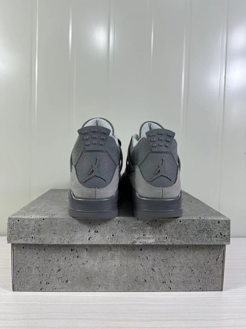 Air Jordan 4 Retro SE Paris Olympics Grey FQ7928-001 - product image from the listing.