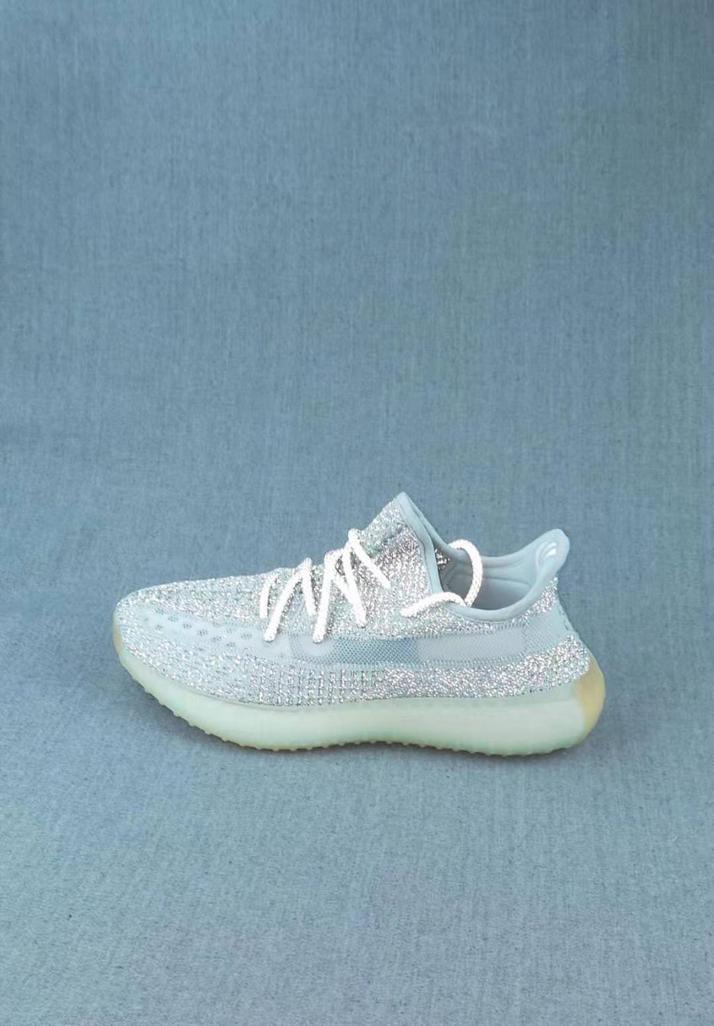 Yeezy 350 V2 Spring Orchid Glow Trainers - product image from the listing.