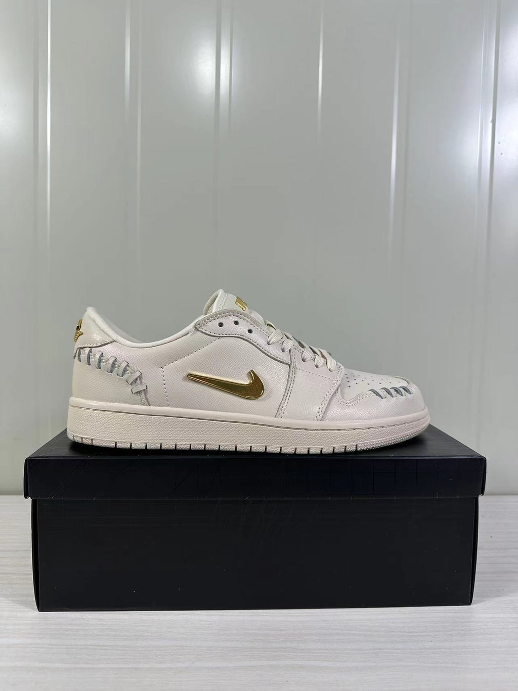 Air Jordan 1 Low White Gold FN5032-200 - product image from the listing.