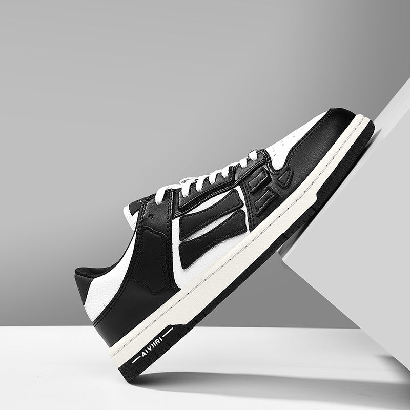 Aiviri Low-Top Sneakers in Black and White FS003-004 - product image from the listing.