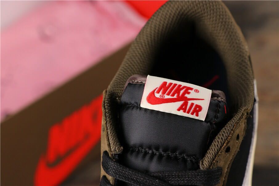 Dark Mocha Travis Scott Sneakers - Jordan 1 Low - product image from the listing.