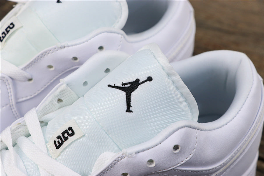 Jordan 1 Low Basketball Sneakers in White 553560-101 - product image from the listing.