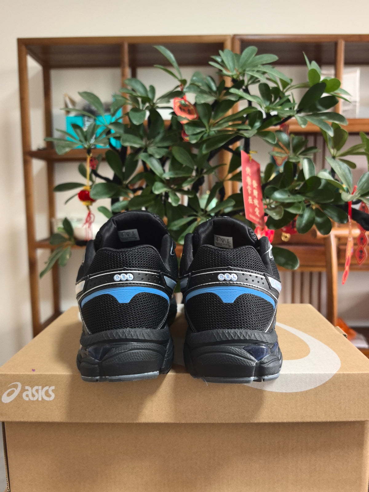 ASICS GEL-Quantum 15 Sneakers in Black Blue Silver - product image from the listing.