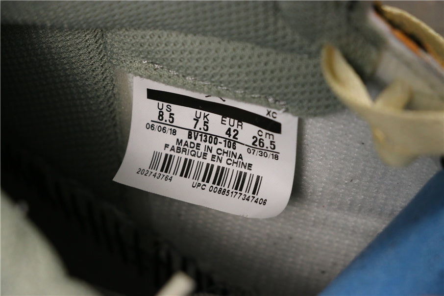 Air Jordan 1 Retro High OG NRG Sneakers White Black Varsity in Red - product image from the listing.