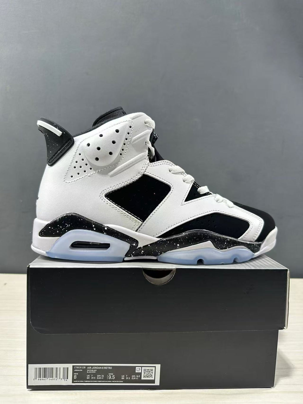 Air Jordan 6 Reverse Oreo Sneakers White Black CT8529-108 - product image from the listing.